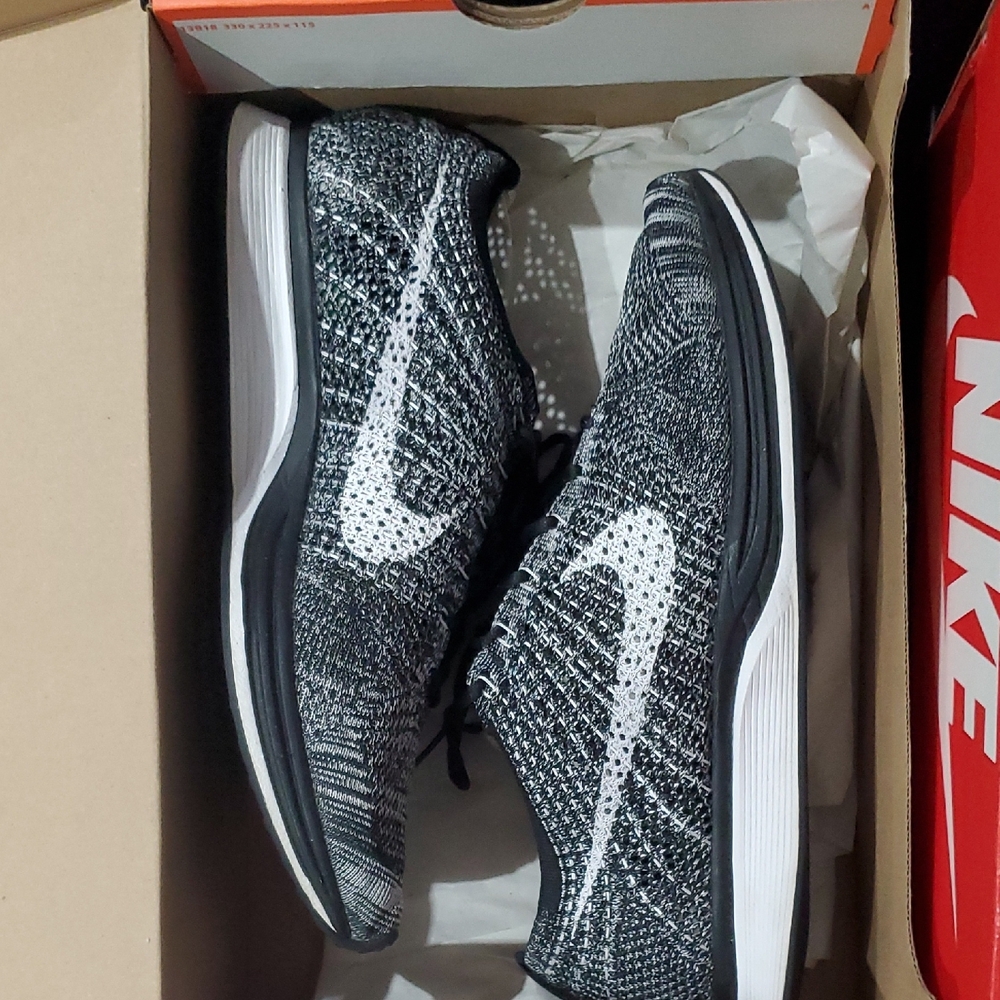 Selling Nike Flyknit Racer "OREO" Size 11
